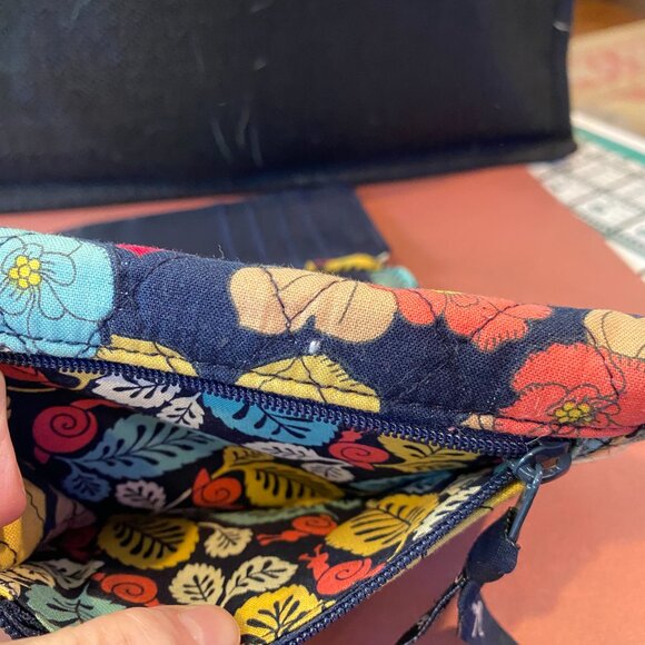 Vera Bradley "happy snail" tri-fold wallet - Picture 6 of 8